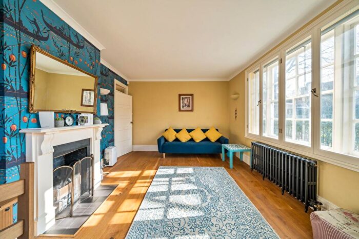 2 Bedroom Flat To Rent In Tamar House, Kennington Lane, SE11