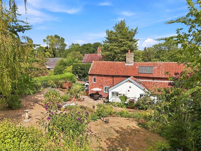3 Bedroom Semi Detached House For Sale In Glemham Road, Sweffling, IP17
