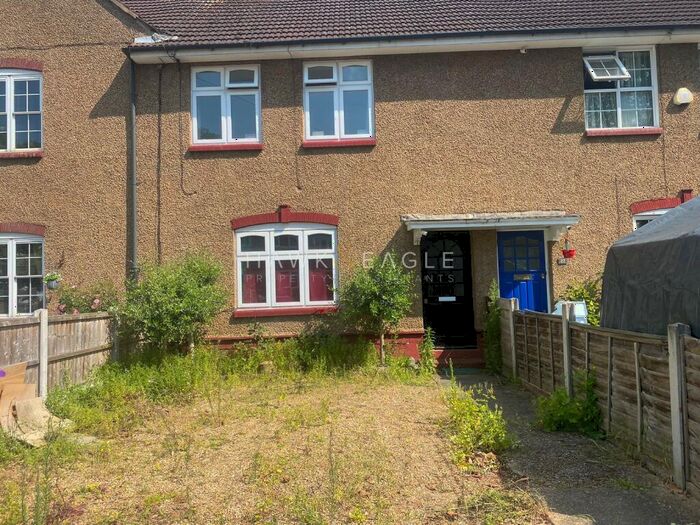 3 Bedroom Cottage To Rent In Hesperus Crescent, London, Greater London., E14