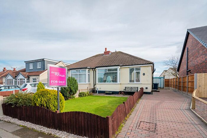 2 Bedroom Semi-Detached Bungalow For Sale In Lordsgate Lane, Burscough, L40