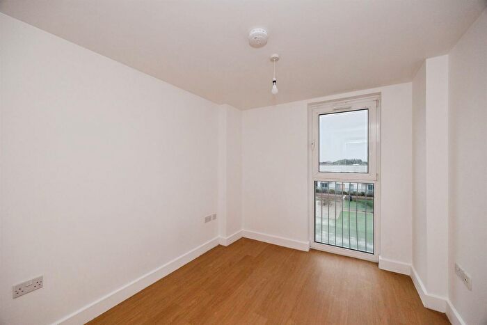 2 Bedroom Flat For Sale In Fratton Way, Southsea, PO4
