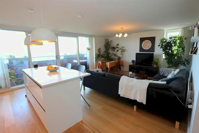 3 Bedroom Flat To Rent In Hatbox, Munday Street, M4