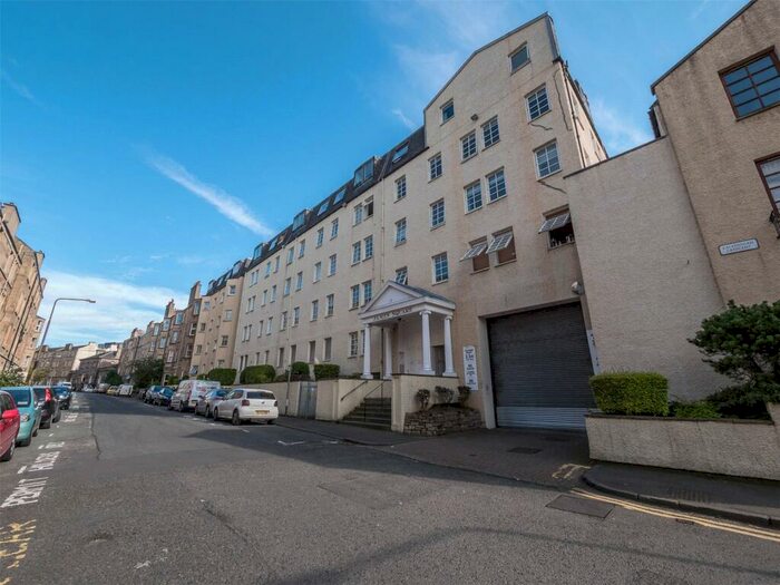 2 Bedroom Flat To Rent In James Square, Caledonian Crescent, Edinburgh, EH11