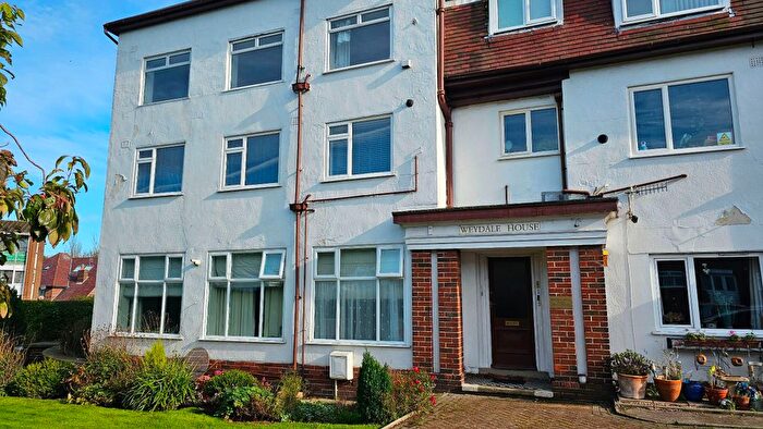 2 Bedroom Flat For Sale In Weydale House, Weydale Avenue, Scarborough, YO12