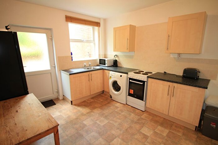 2 Bedroom Terraced House To Rent In Cromwell Street, Nottingham, NG7