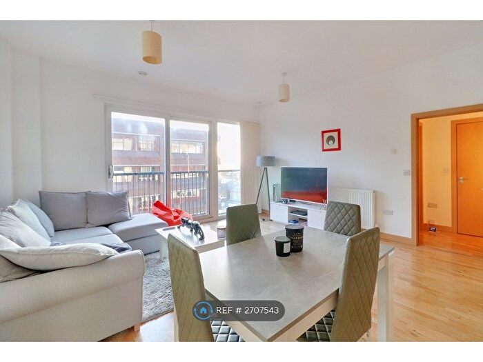 1 Bedroom Flat To Rent In Canon Court, Wallington, SM6