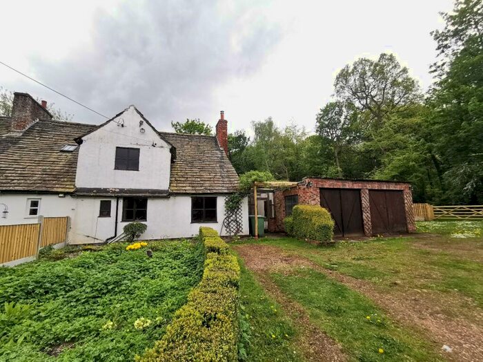 3 Bedroom Semi-Detached House To Rent In Woodside, Methley, Leeds, West Yorkshire, Uk, LS26