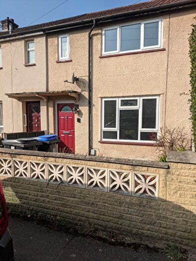 2 Bedroom House To Rent In Granville Road, Woking, GU22