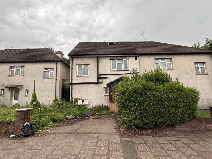 5 Bedroom Property For Sale In North Circular Road, Stonebridge Park, London, NW10