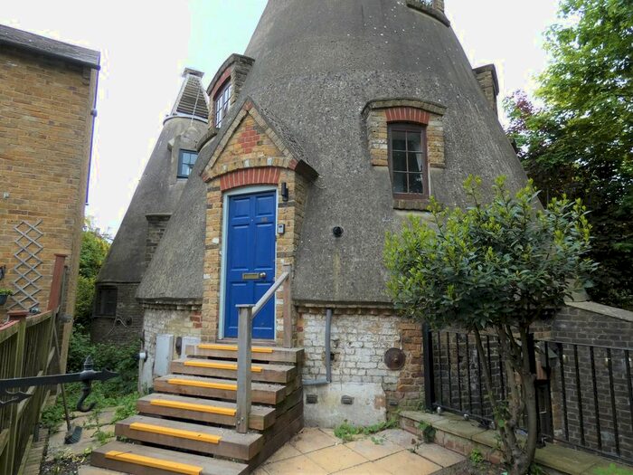 1 Bedroom Flat To Rent In Park Road, Faversham, ME13