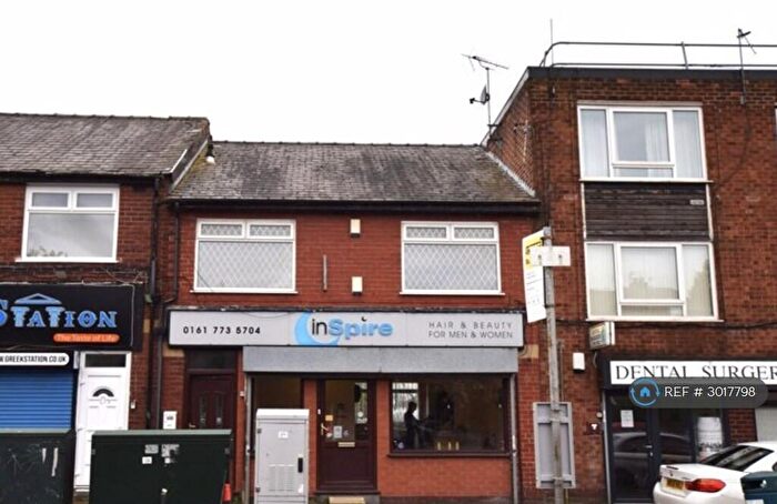 2 Bedroom Flat To Rent In Prestwich, Manchester, M25