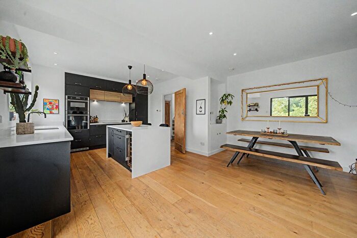 5 Bedroom Semi-Detached House For Sale In Overhill Drive, Brighton, BN1