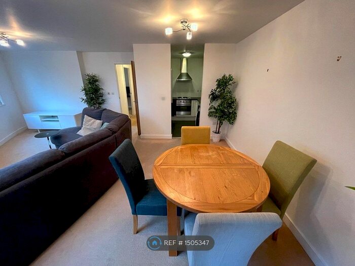 2 Bedroom Flat To Rent In Western Gateway, London, E16