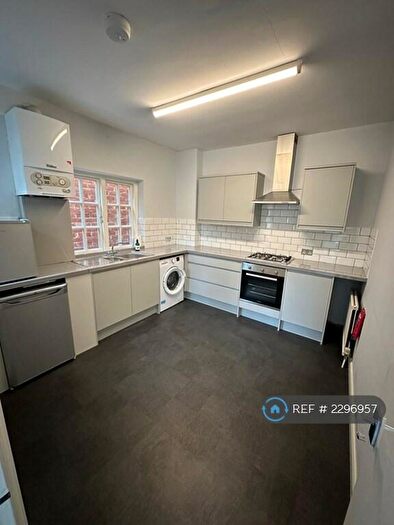 1 Bedroom Flat To Rent In High Street, Berkhamsted, HP4