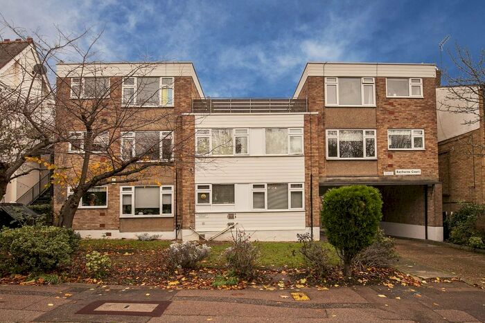 2 Bedroom Flat To Rent In Palmerston Road, Buckhurst Hill, IG9