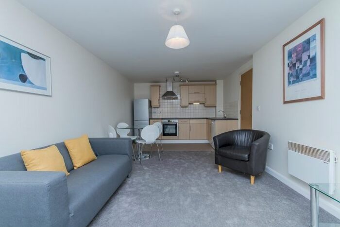 2 Bedroom Flat To Rent In High Street, Kidlington OX5