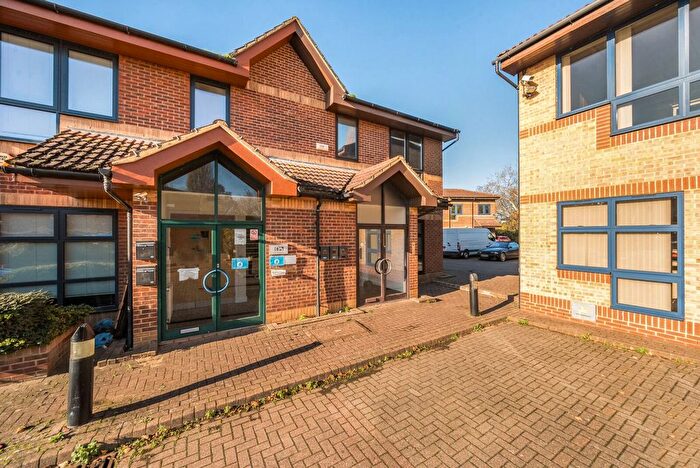 1 Bedroom Flat For Sale In Kingsway Business Park, Oldfield Road, Hampton, TW12