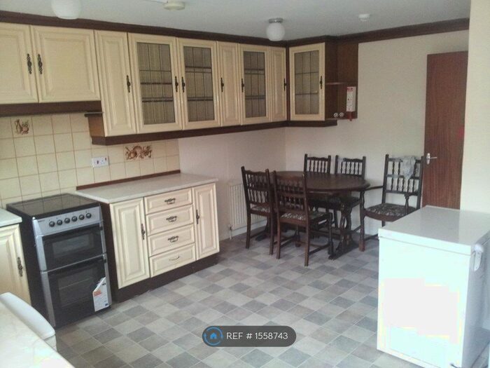 6 Bedroom End Of Terrace House To Rent In Ranelagh Gardens, Southampton, SO15