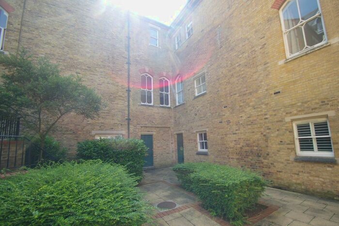 1 Bedroom Flat To Rent In Elizabeth House, Hallam Close, Watford, WD24