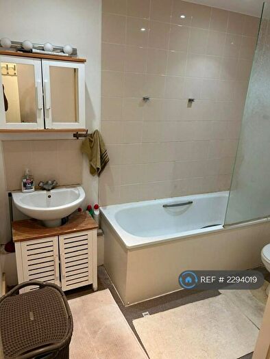 1 Bedroom Flat To Rent In Phoenix Heights East, London, E14