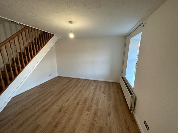 2 Bedroom Terraced House To Rent In Lomond Drive, LU7
