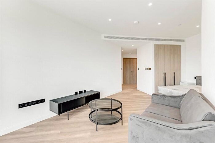 Apartment To Rent In The Aspen, Marsh Wall, London, E14