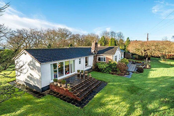 3 Bedroom Bungalow For Sale In Whitestone, Exeter, EX4