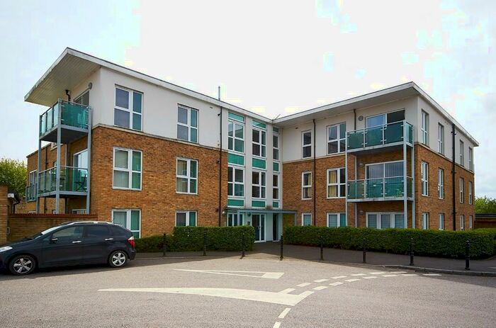 2 Bedroom Apartment To Rent In Nicholls Close, Caterham, CR3
