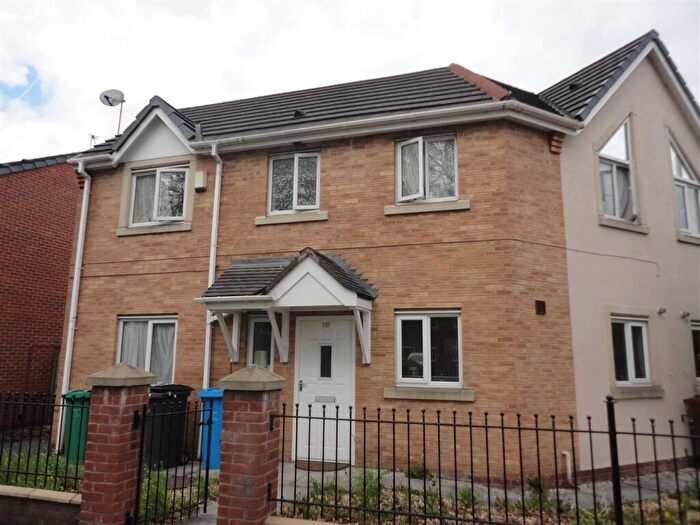 3 Bedroom House To Rent In Rolls Crescent, Hulme, Manchester, M15