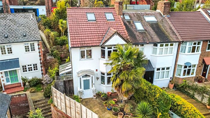 3 Bedroom Detached House For Sale In Muswell Hill Place, N10