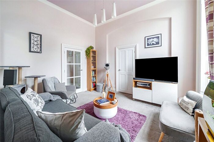 1 Bedroom Flat To Rent In East Approach Drive, Cheltenham, Gloucestershire, GL52