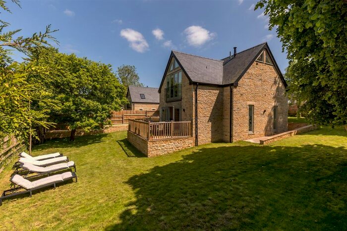 4 Bedroom Detached House For Sale In South Street, Middle Barton, OX7