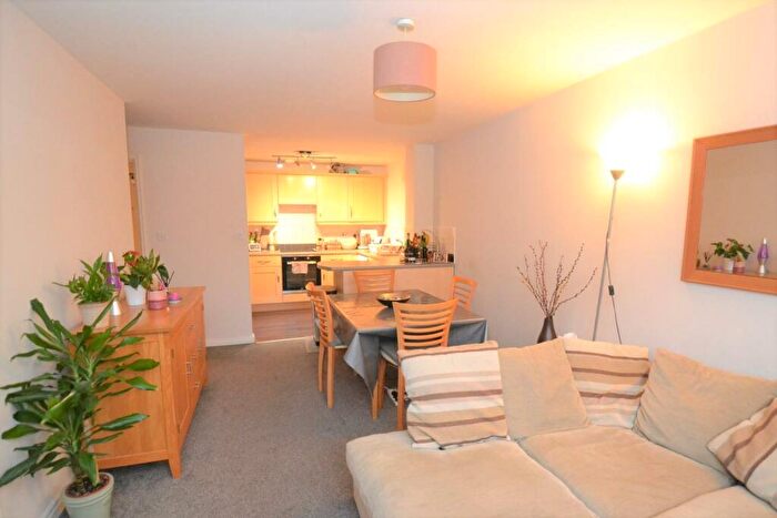 2 Bedroom Flat To Rent In Abbotts Mews, Burley, Leeds, LS4