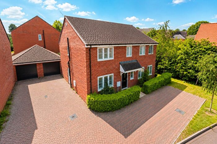 5 Bedroom Detached House For Sale In Pauling Close, Aston Clinton, Aylesbury, HP22