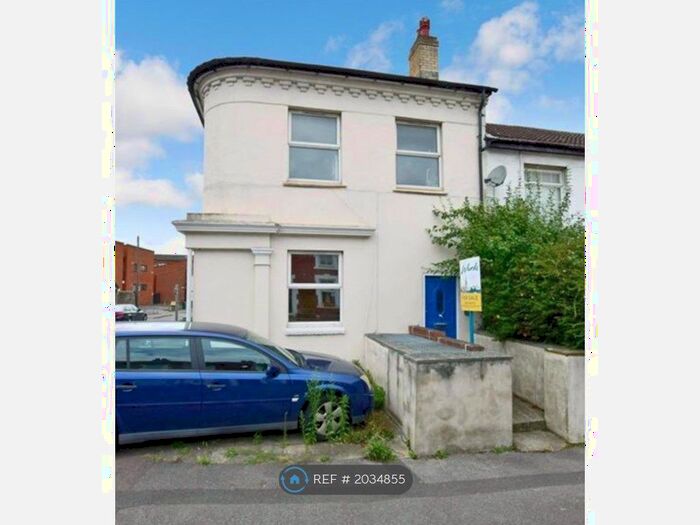 1 Bedroom Flat To Rent In Marquis Court, Maidstone, ME15