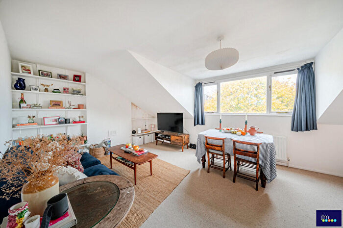 1 Bedroom Apartment To Rent In Holloway Road, N19