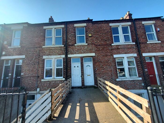 2 Bedroom Flat To Rent In Rawling Road, Gateshead, NE8