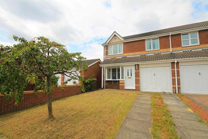 3 Bedroom Semi-Detached House To Rent In Halliday Grove, Langley Moor, Durham, DH7