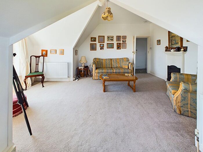 2 Bedroom Flat For Sale In Moorcourt Close, Sidmouth, EX10