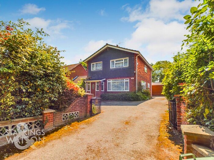 4 Bedroom Detached House For Sale In Norwich Road, Strumpshaw, Norwich, NR13