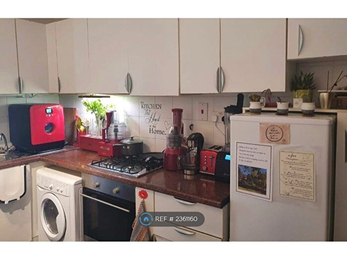 1 Bedroom Flat To Rent In Lichfield Grove, London, N3