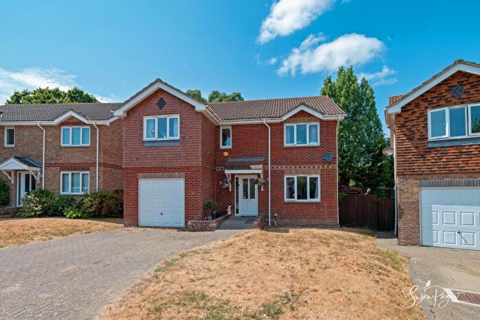 4 Bedroom Detached House For Sale In King George V Close, Ryde, PO33