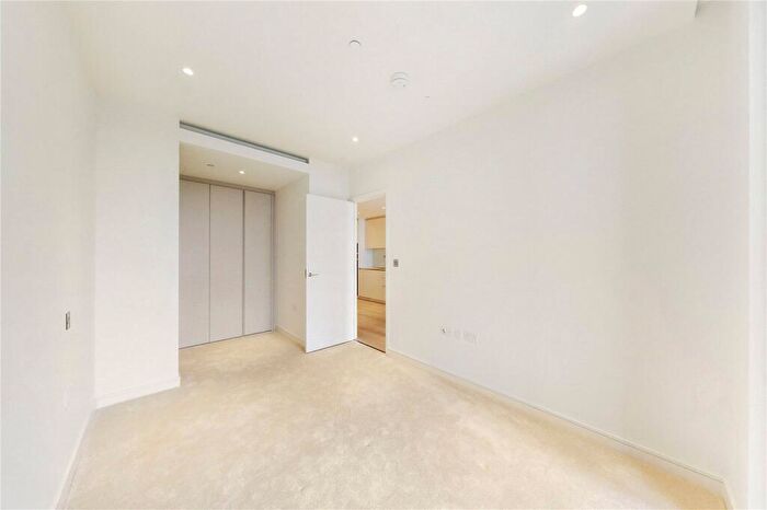 1 Bedroom Flat To Rent In Hampton Tower, London, E14