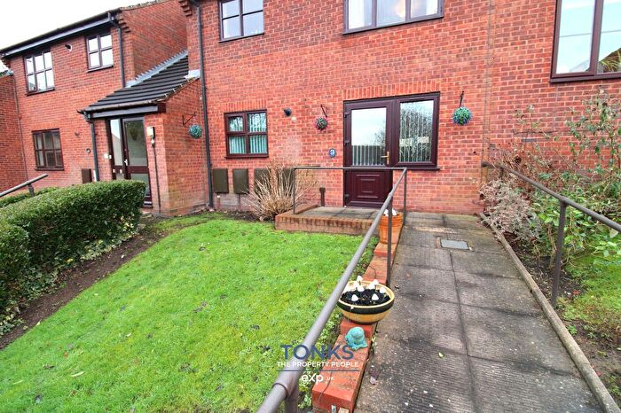 2 Bedroom Flat For Sale In Juniper Rise, Halesowen, B63