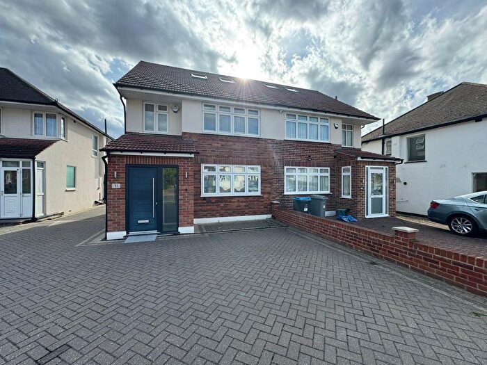 5 Bedroom Semi-Detached House To Rent In Branksome Way, Kenton, HA3