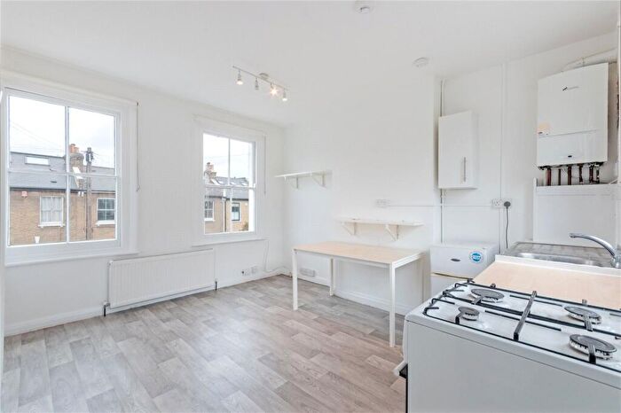 1 Bedroom Flat To Rent In Archdale Road, East Dulwich, SE22