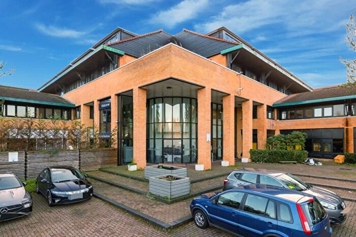 2 Bedroom Flat For Sale In Whitchurch Lane, Bristol, BS14