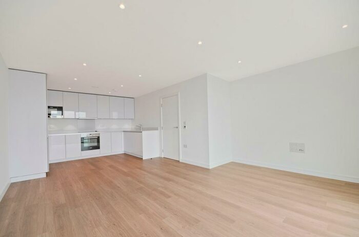 2 Bedroom Apartment To Rent In Pinnacle Apartments, Saffron Central Square, Croydon, CR0