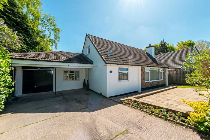 4 Bedroom Detached Bungalow For Sale In Woodside, Denby Dale, HD8