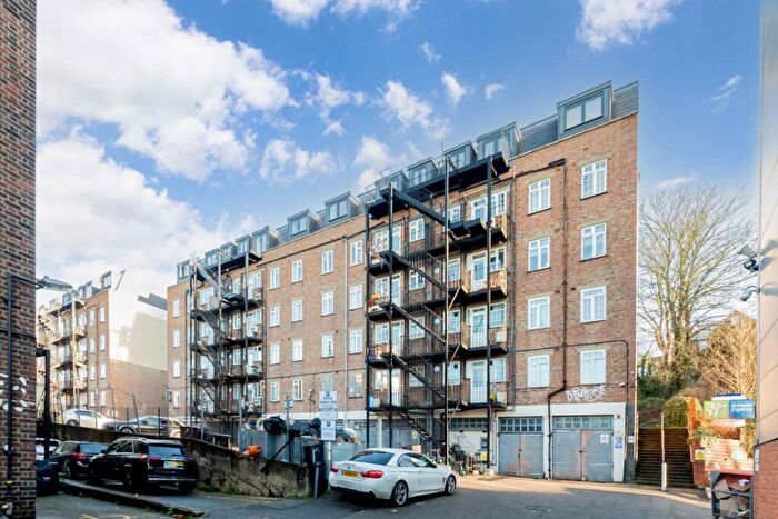 4 Bedroom Flat To Rent In Finchley Road, Hampstead, NW3